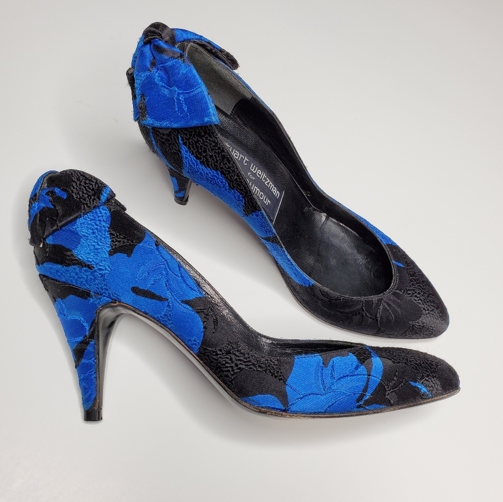 Stuart Weitzman || Blue & Black Floral Heels w Bow